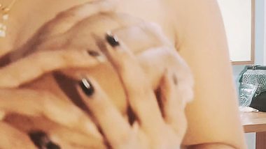 Tamil actress boob press â€“ Lavanya Manickam exclusive