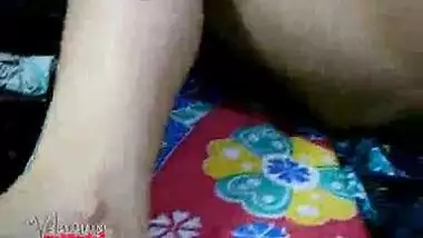 indian milf velamma bhabhi masturbation pressing her juicy boobs
