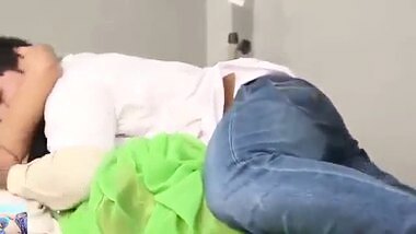 Doctor helping hot bhabhi in getting pregnant