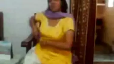 Matured bhabhi giving a boobs show to her devar