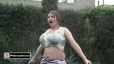 Paki Plump Busty Actress AFREEN KHAN wet hot boobs shaking Mujra Dance