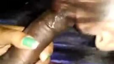 Tamil girl uma sucks her bf cock & takes cum in her mouth
