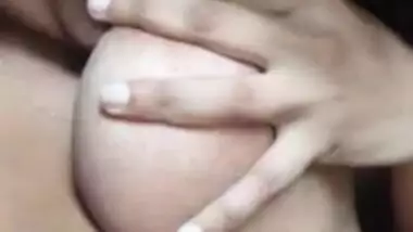 Big boob Lankan Girl Sucking Boobs