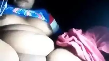 Bangladeshi Boudi Showing her Boobs and Pussy