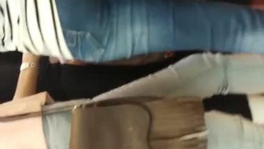 Desi hot ass teen in jeans