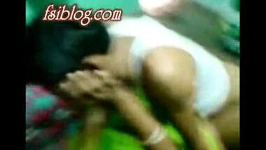 Indian mature bhabi fucked by young guy mms