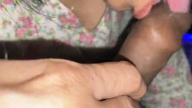 (amateur) Homemade video of blowjob with Indian aunty sex