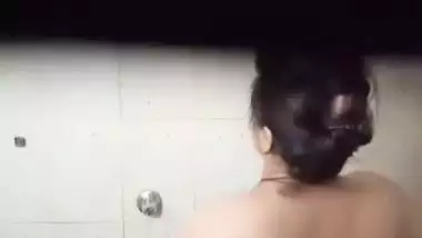 Hindi mom bathing caught by horny son to have incest sex