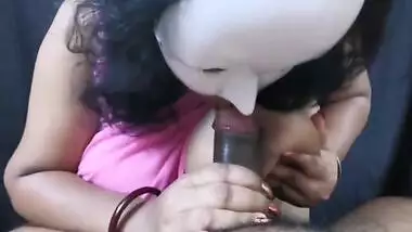 Indian Bhabi Honey Gives Blowjob to Boyfriend with Anal Plug