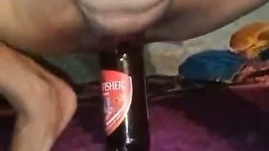 Village bhabhi taking bottle inside and giving bj