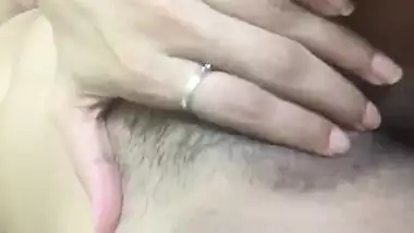 Stunning Desi girl touches XXX vagina while recording solo chudai clip