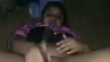 Desi bhabhi masturbating viral Hindi xxx mms