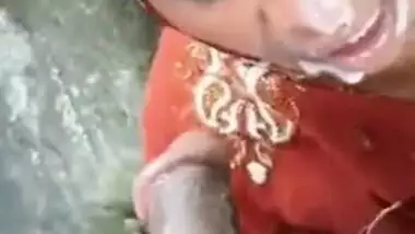 Dehati aunty eating cum MMS episode