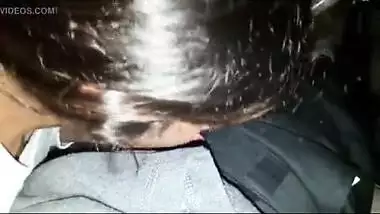 College girl sucking her boyfriend’s dick in the car