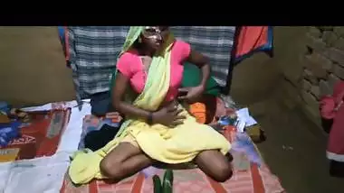 Bhabhi ne apne chut me visit able sex in hindi dubbed