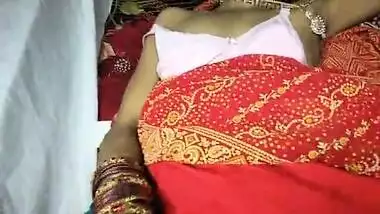 Desi Anita ki chudai in Red saree with Desi video
