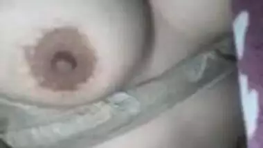 Desi big boobs girl exposing her round boobs on video call