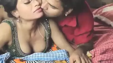 Desi bhabhi seduced and fucked by servant