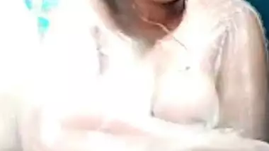 Chubby Desi girl nude bath on video call