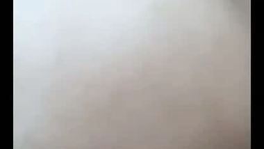 Cute bhabhi in affair with Facebook friend and nude call