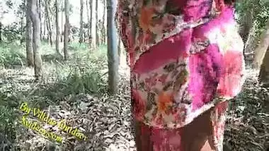 Desi jungli sex movie of a young couples outdoor sex act