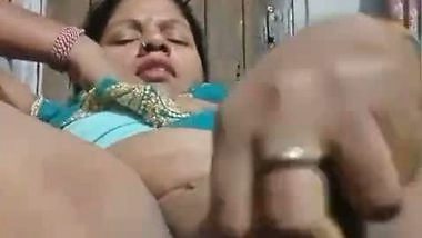 Bhabhi with sex toy fucking her wet black pussy