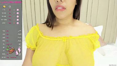 sexy curvy lady big boobs and deep navel in pink bra