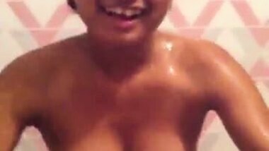 Hindi Girl Bathing In front Of Her Lover