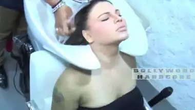 Rakhi Sawant Body Massage Clip !! HD