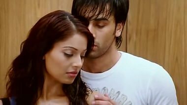 DumbGuy Part #18 :- When i am Dating My Friend Mom