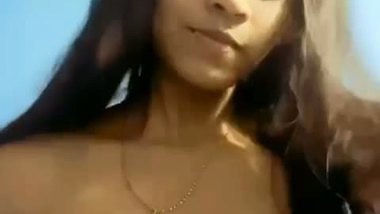 Super tits Indian girl nude videos shared online