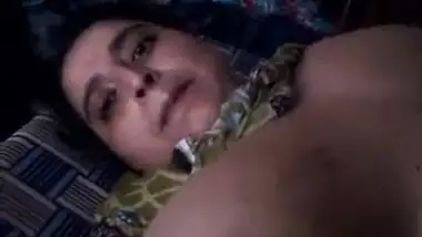 Super busty Punjabi Bhabhi exposing her fat bald pussy
