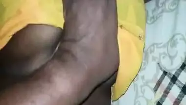Tamil aunty boobs pressed