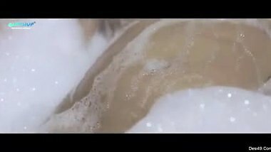 Mature Bhabhi sex with Devar in parents bedroom