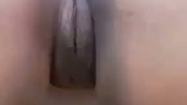 Nude Indian teen exposes her pussy and ass