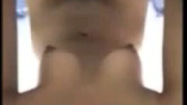 19yo teen showing virgin pussy on live cam