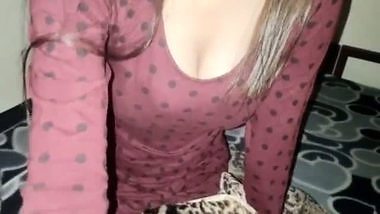 Saarabhabhi6 padosi aashiq ne jamkar chudai ki real Hindi talk (Roleplay) Desi sexy girl enjoy kar rahi he padosi ke sth