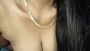 Desi Bhabhi in Saree Fingering her pussy