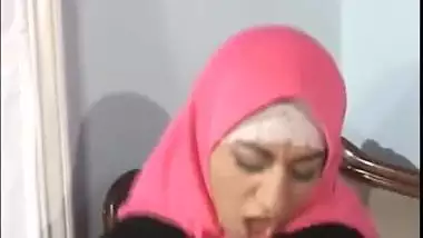 Dubai hijab girl hardcore sex with hot blowjob session