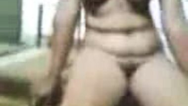 Hot Indian Girl undressed and Show her Nude Body to Her BF