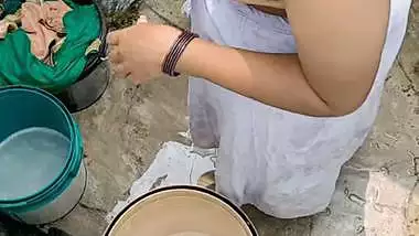 High quality bathing video of sexy bhabhi with boob show