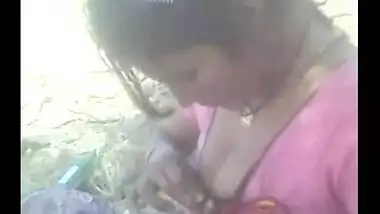 Mallu Beautiful young house wife outdoor sex mms