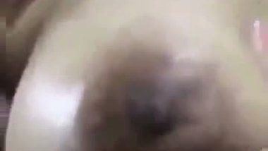 Desi Tamil girl’s bathroom nude video