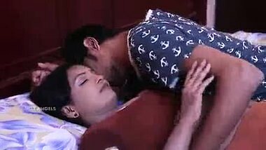 Milf Indian aunty in saree