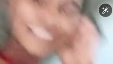 Slim desi girl nude whatsapp call viral clip