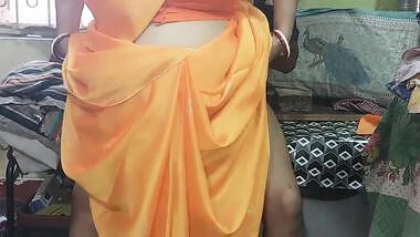 Beatiful Bengali housewife fuicking in kitchen