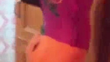 Sexy delhi bhabhi removing kurta in hotel room