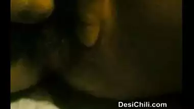 Young Delhi babe’s pussy fingering free porn clips