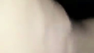 Horny guy licks his GF’s pink pussy in Indian viral porn