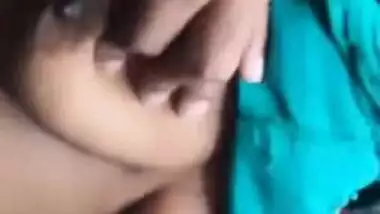 Mature Desi XXX aunty showing her big boobs to shopkeeper
